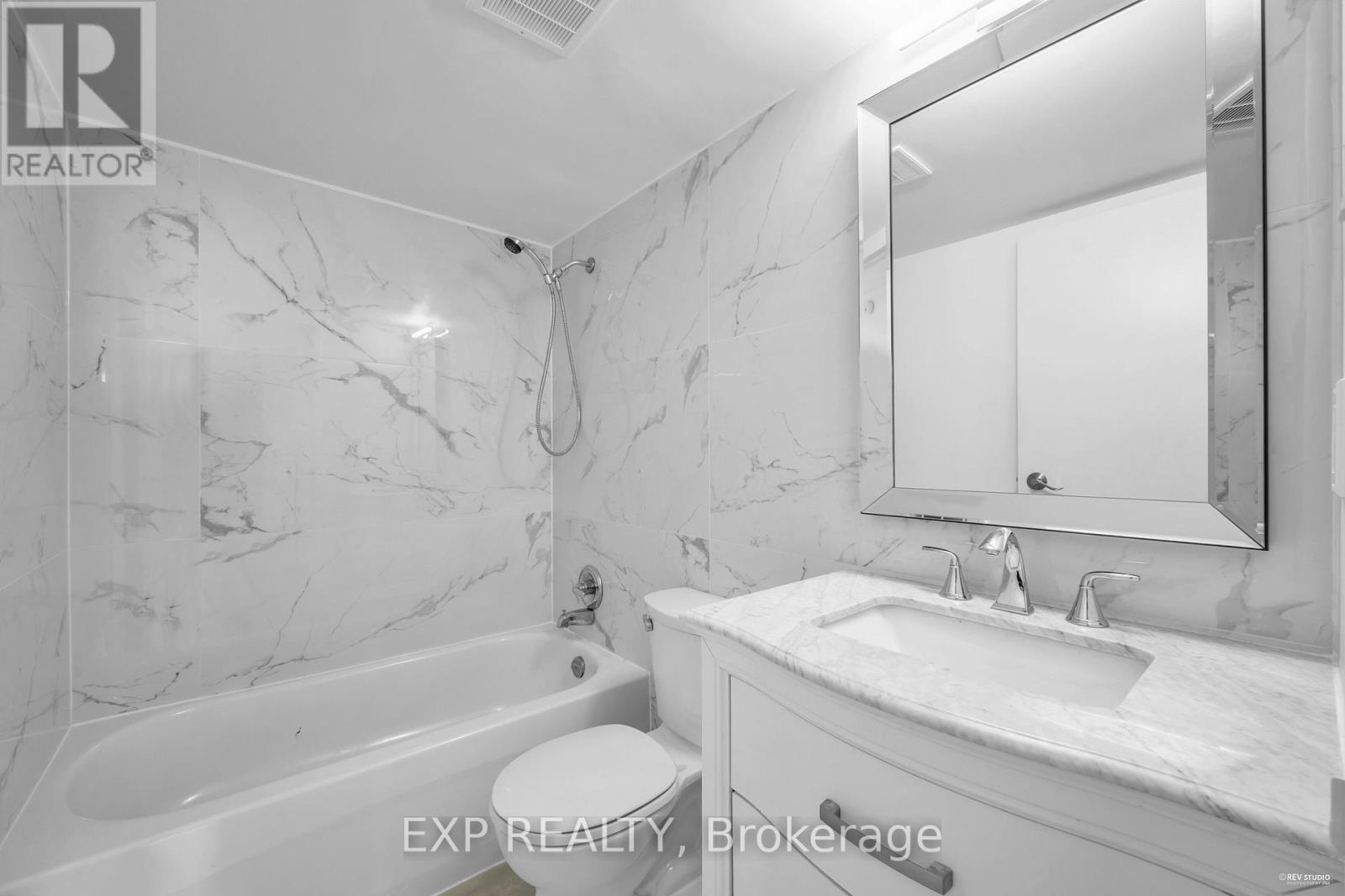 Photo 12 of 907 45 Sunrise Avenue, Toronto ON