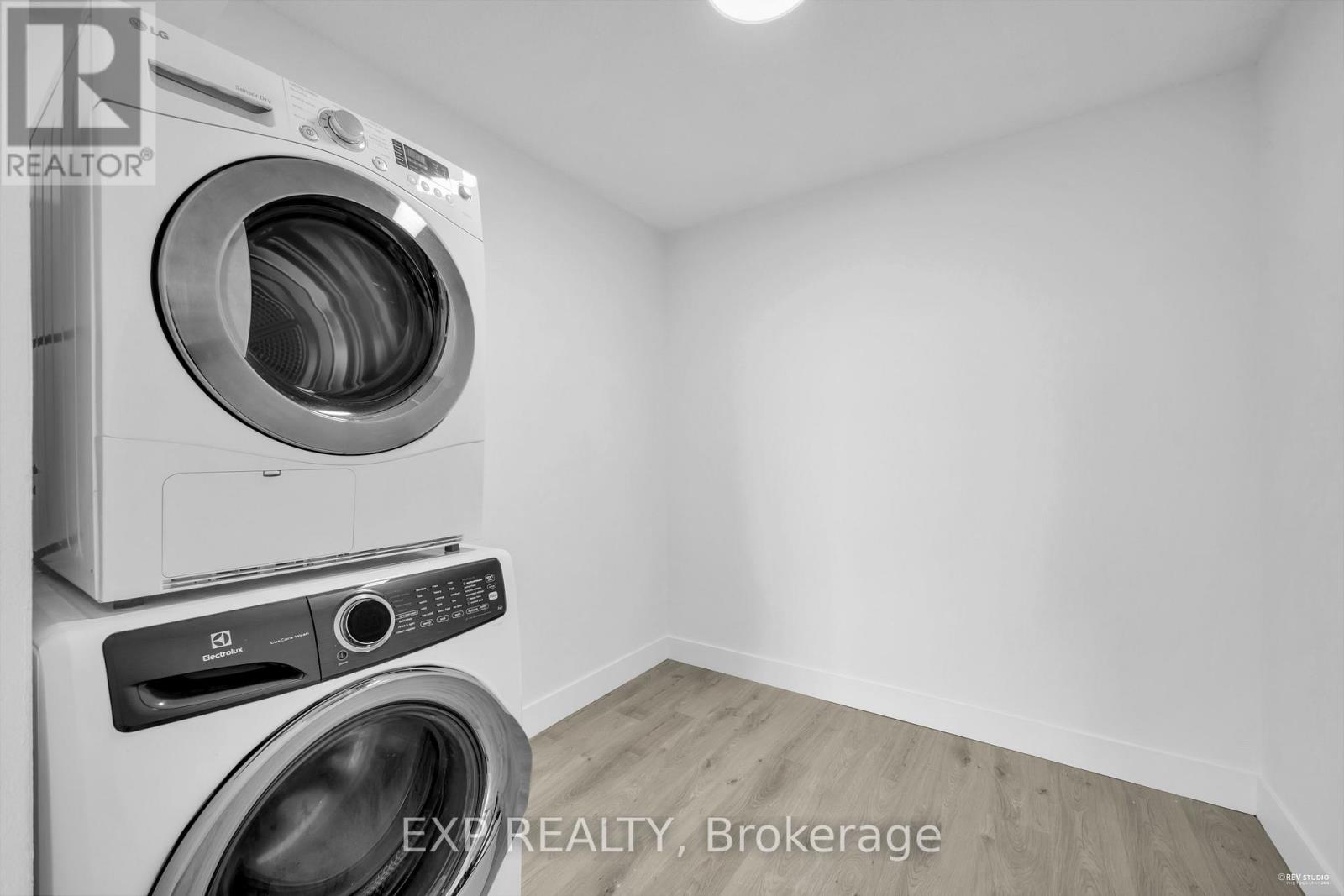 Photo 8 of 907 45 Sunrise Avenue, Toronto ON