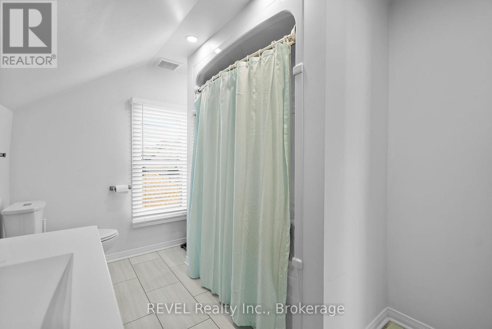 Photo 18 of 206 Bell Street, Port Colborne ON