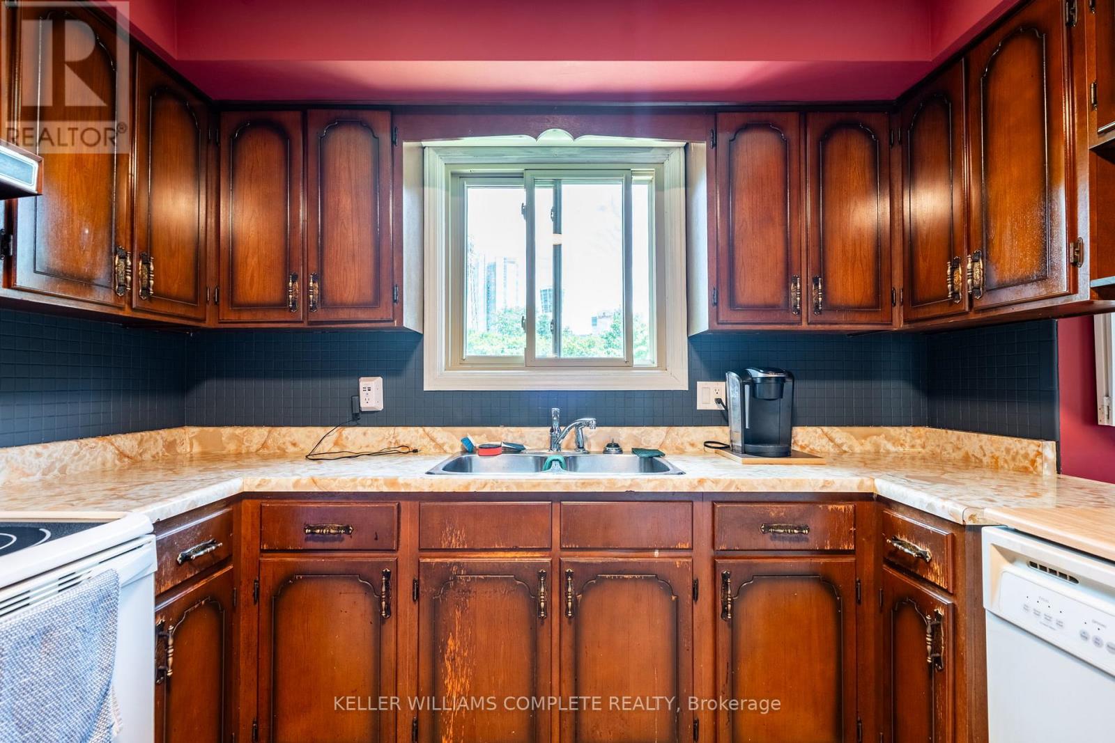 Photo 14 of 5712 Sunnylea Crescent, Niagara Falls ON