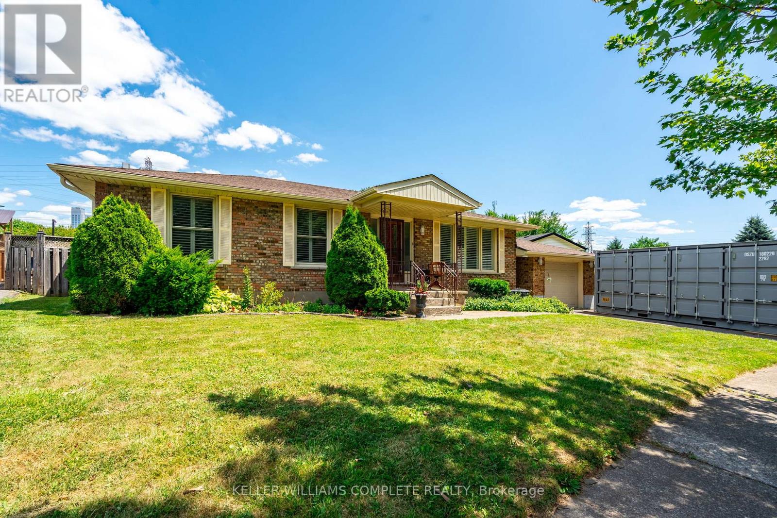 Photo 4 of 5712 Sunnylea Crescent, Niagara Falls ON