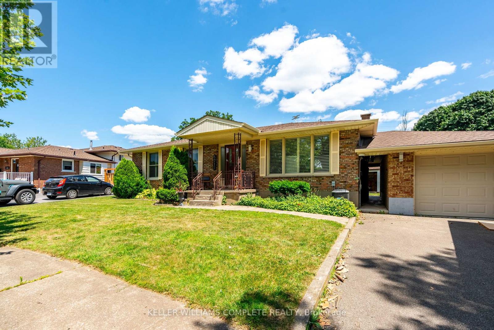 Photo 5 of 5712 Sunnylea Crescent, Niagara Falls ON