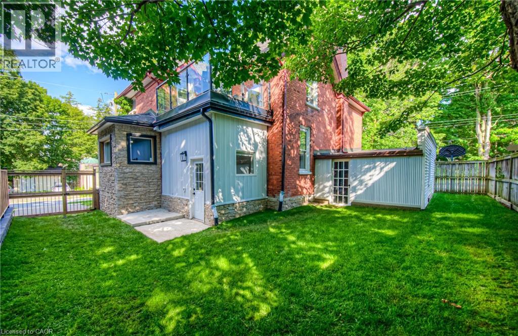 Photo 46 of 102 William Street W, Waterloo ON