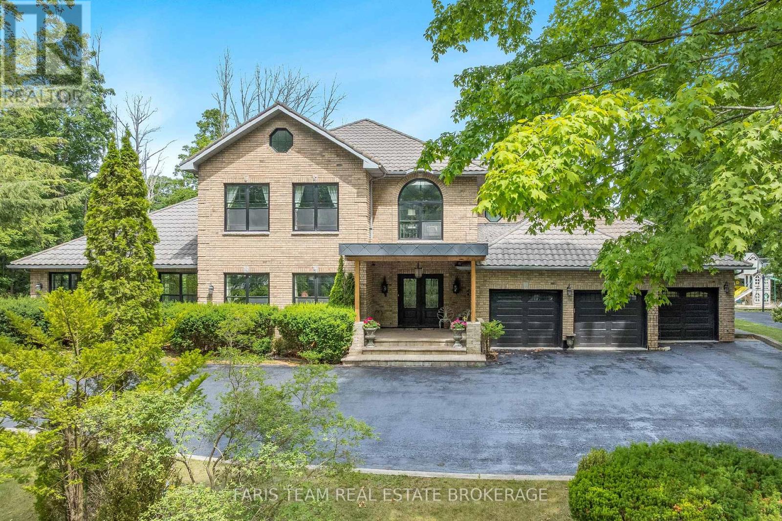 Photo 3 of 1826 Quantz Crescent, Innisfil ON