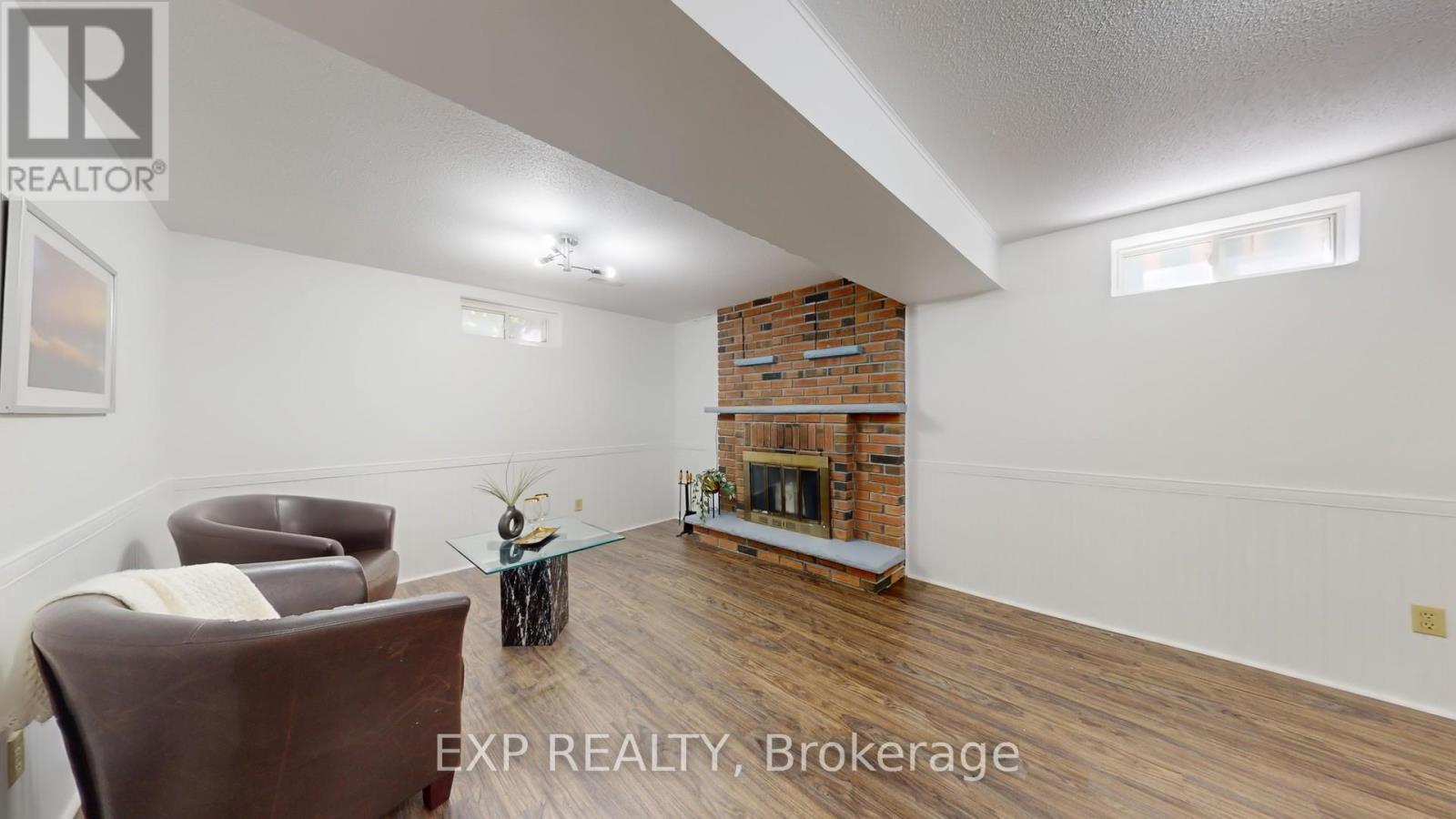 Photo 23 of 65 Lowe Boulevard, Newmarket ON