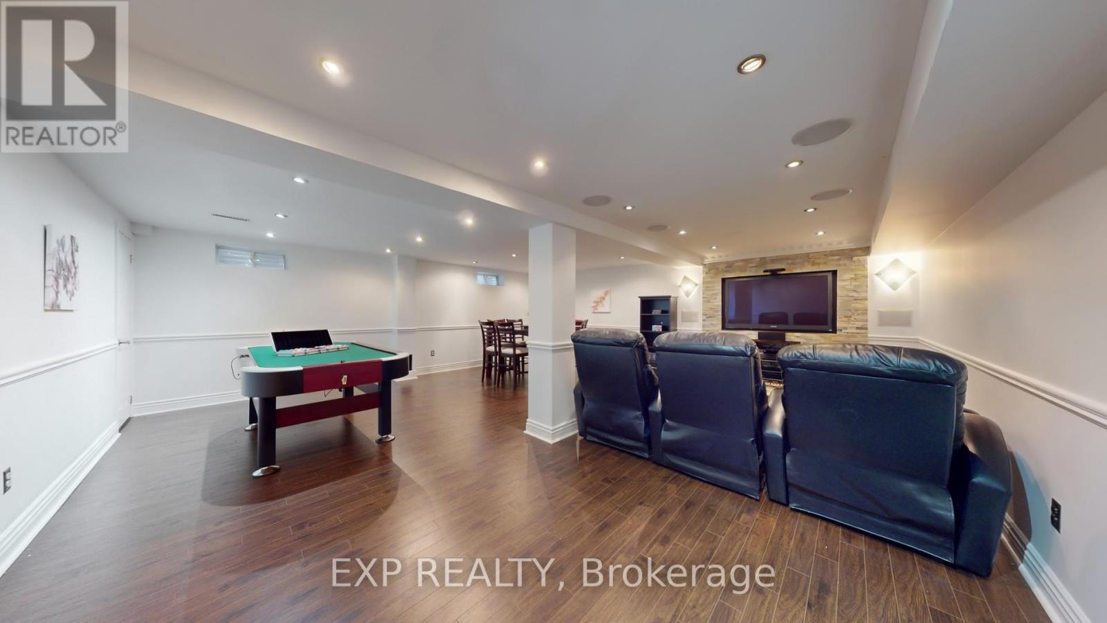Photo 28 of 65 Lowe Boulevard, Newmarket ON