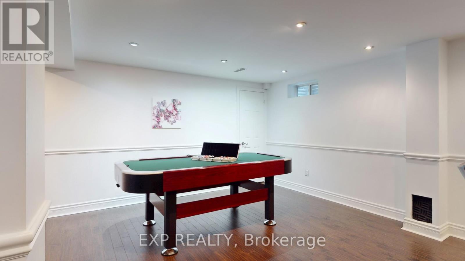 Photo 30 of 65 Lowe Boulevard, Newmarket ON