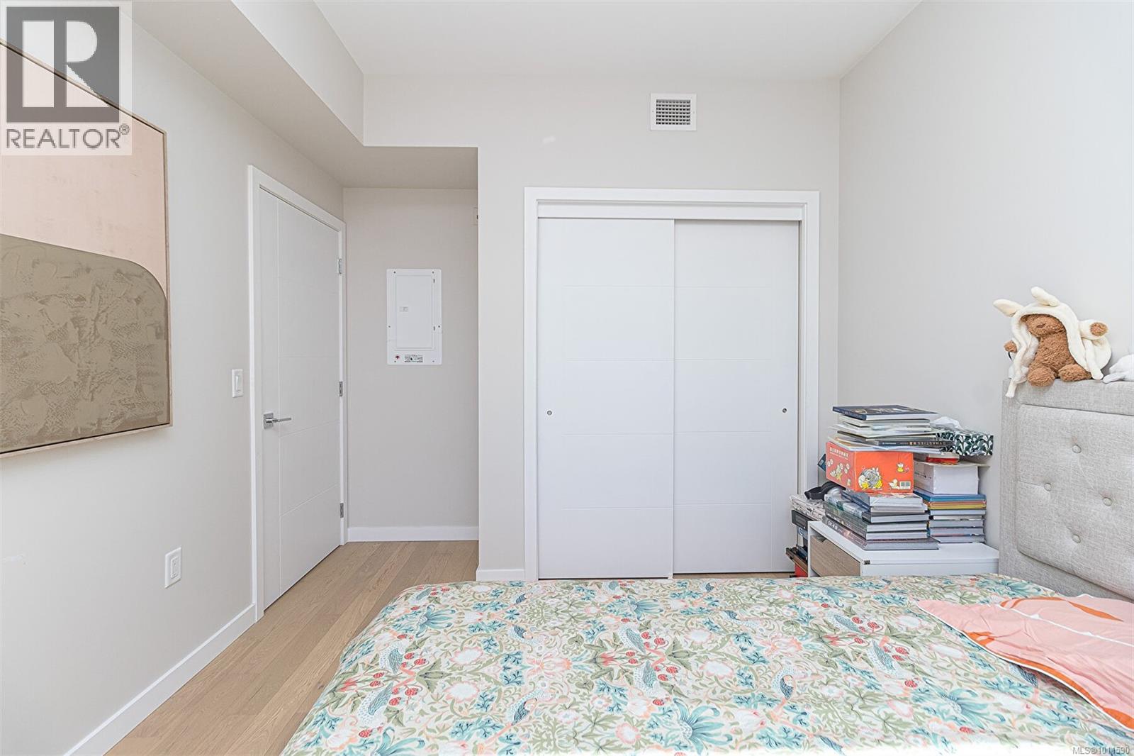 Photo 1 of 406 5118 Cordova Bay Rd, Saanich BC