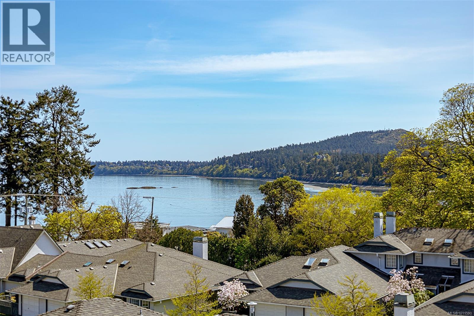 Photo 13 of 406 5118 Cordova Bay Rd, Saanich BC