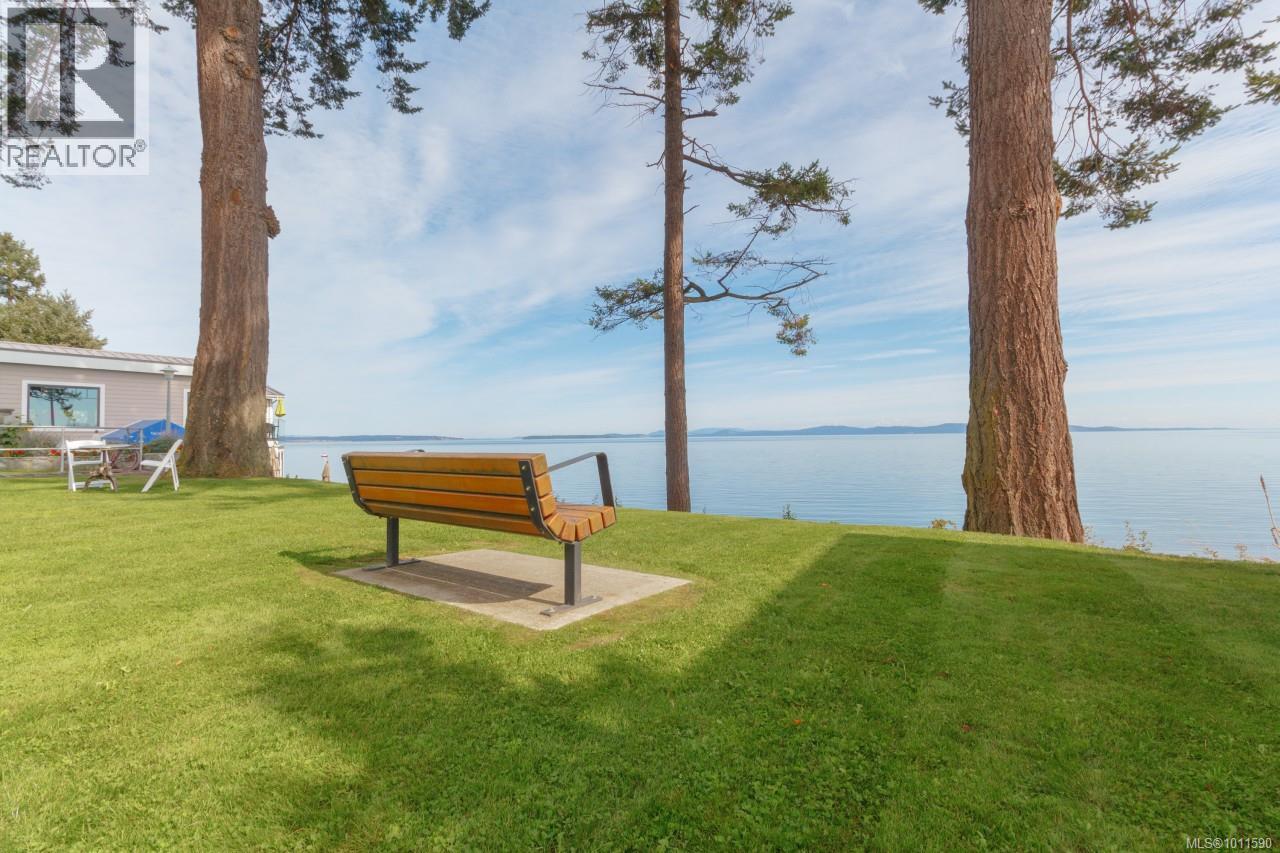 Photo 14 of 406 5118 Cordova Bay Rd, Saanich BC