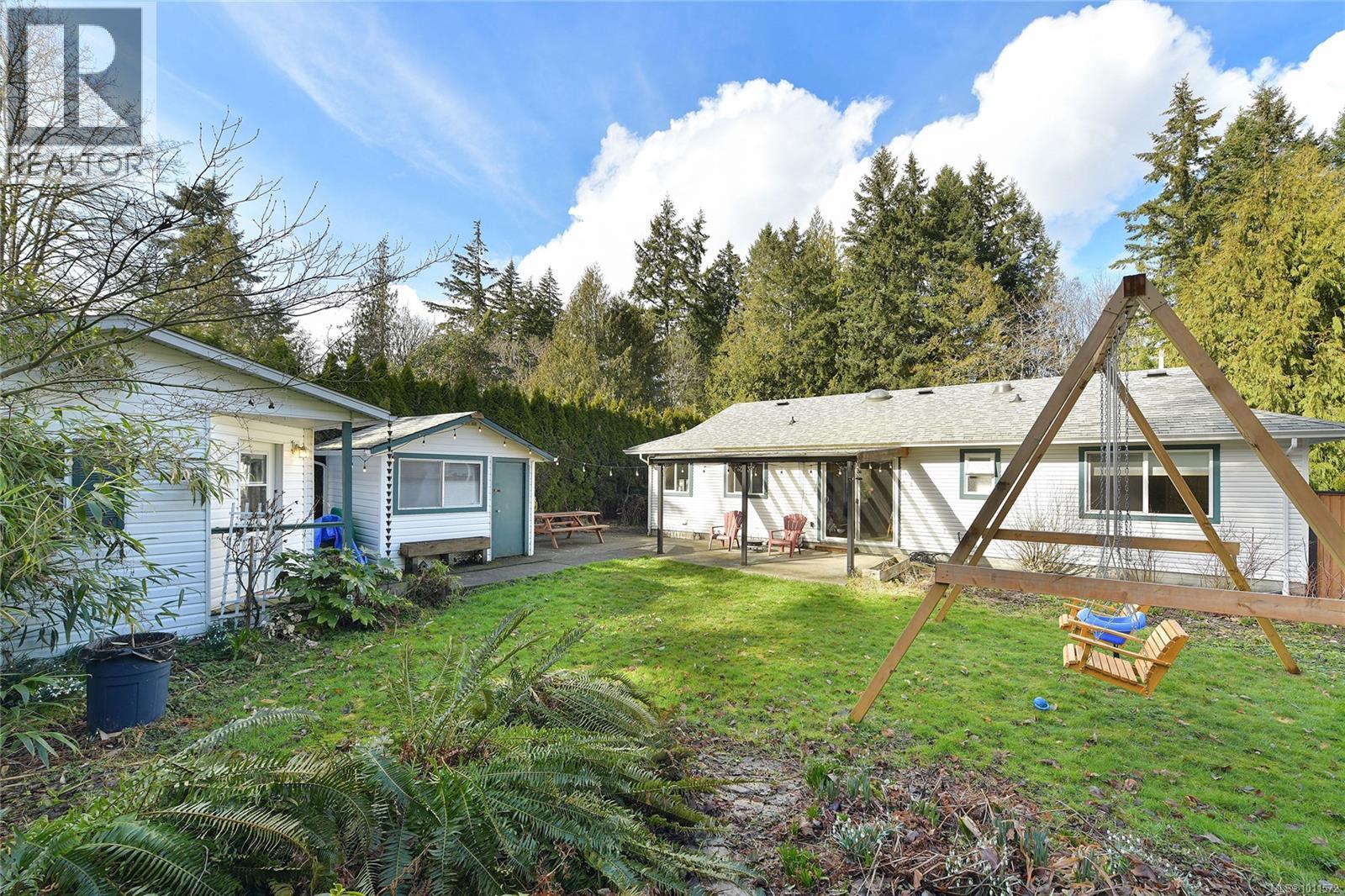 Photo 17 of 1752 Kalmar Rd, Shawnigan Lake BC