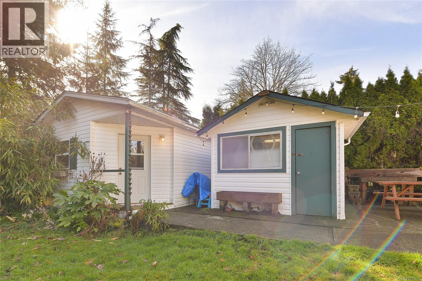 Photo 18 of 1752 Kalmar Rd, Shawnigan Lake BC