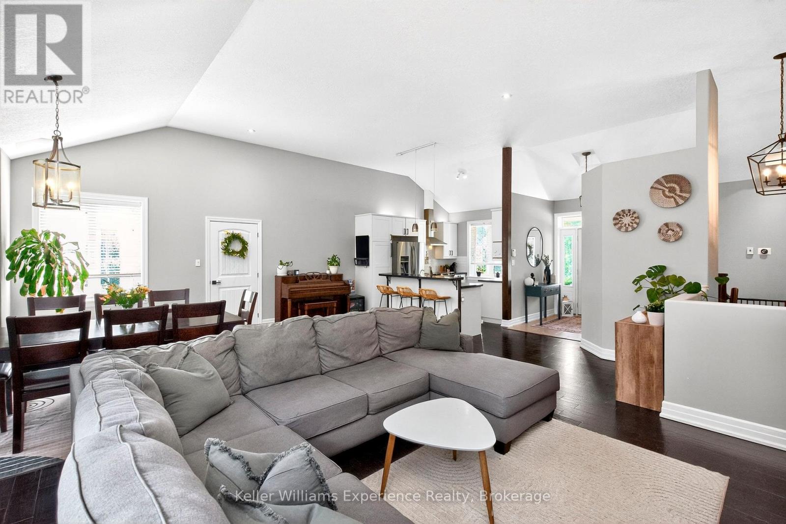 Photo 11 of 94 Windermere Circle, Tay ON