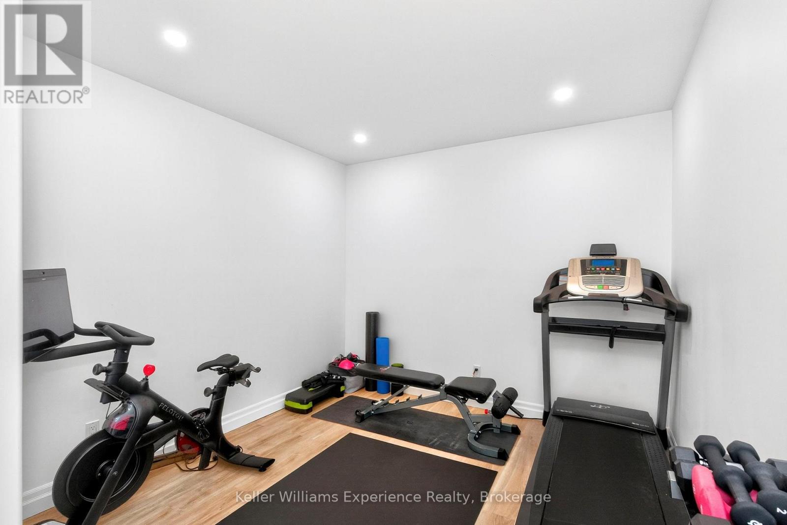 Photo 21 of 94 Windermere Circle, Tay ON