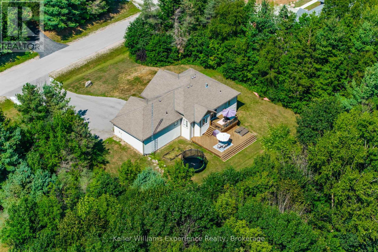 Photo 31 of 94 Windermere Circle, Tay ON