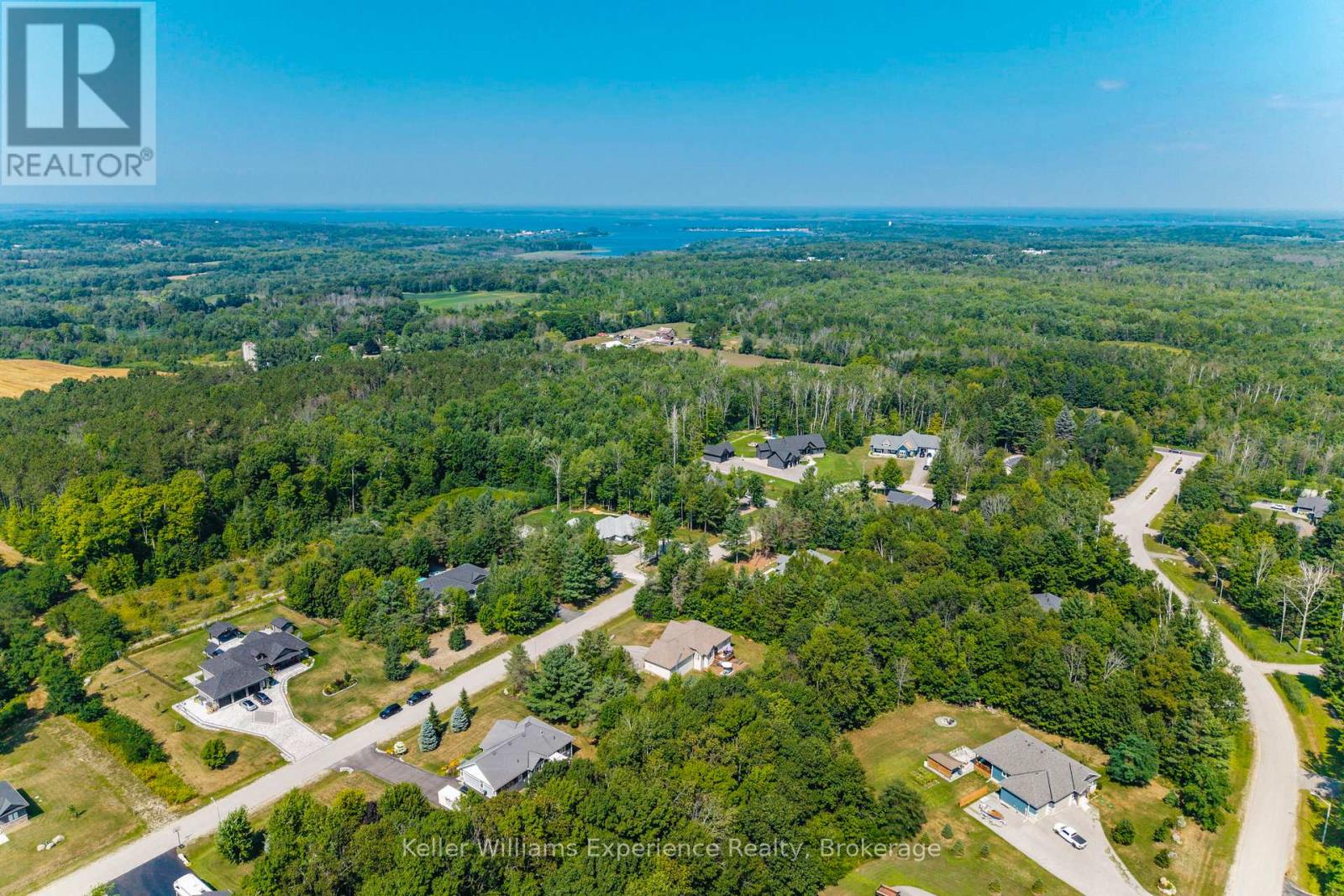 Photo 32 of 94 Windermere Circle, Tay ON