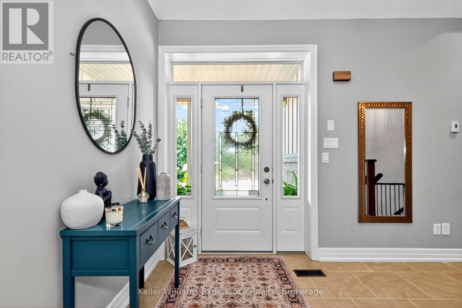 Photo 4 of 94 Windermere Circle, Tay ON