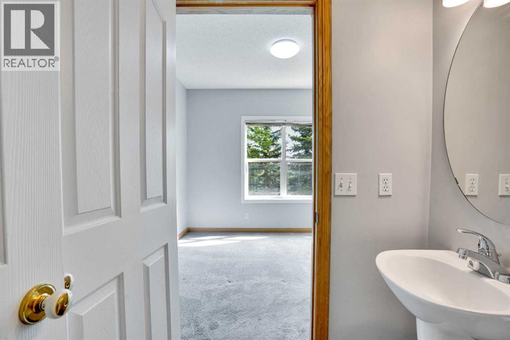Single Family House for Sale in    Avenue NE Mayland Heights Calgary 