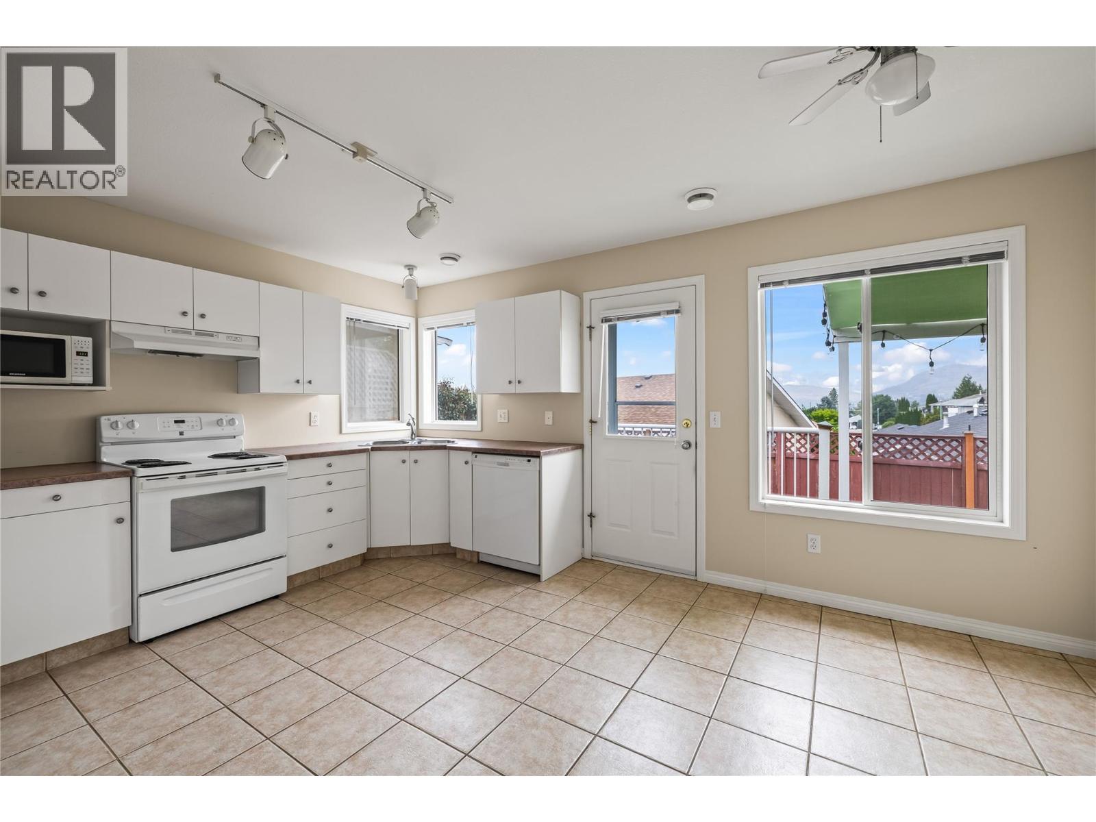 432 2440 Old Okanagan Highway, Westbank
