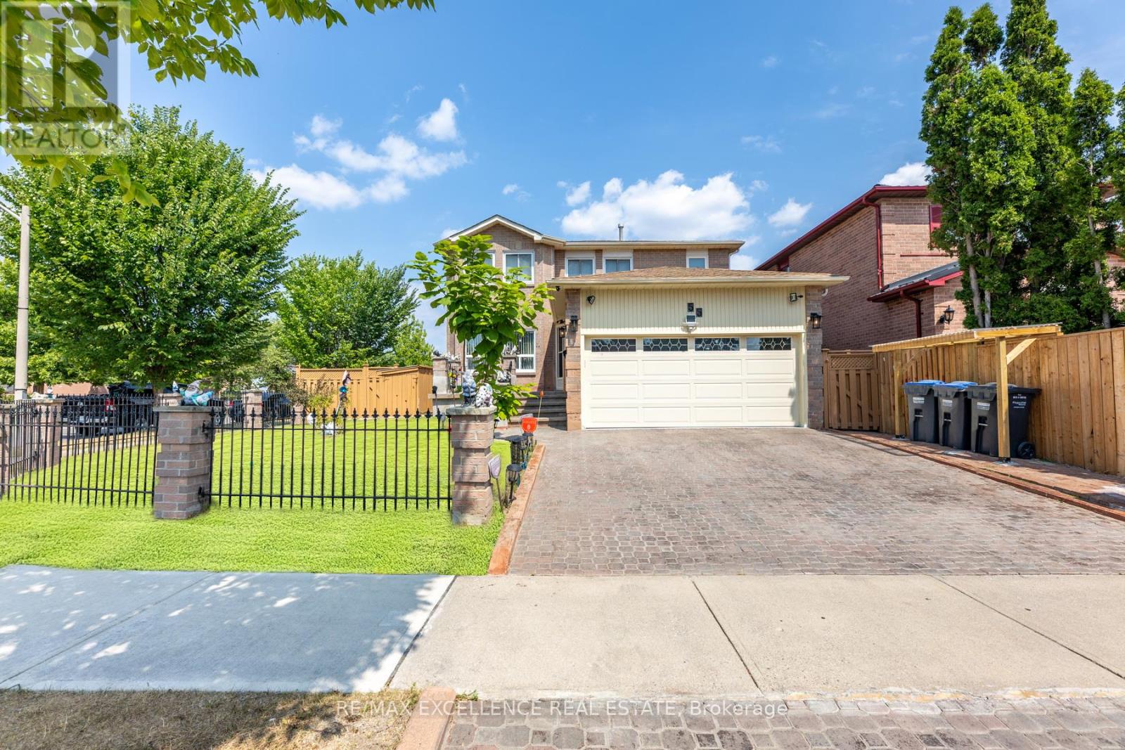 Photo 1 of 55 Atkins Circle, Brampton ON