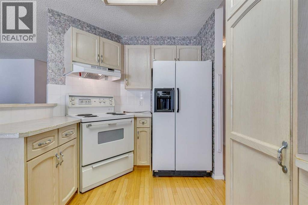 Single Family House Bungalow for Sale in  Sierra Morena Way SW Signal Hill Calgary 