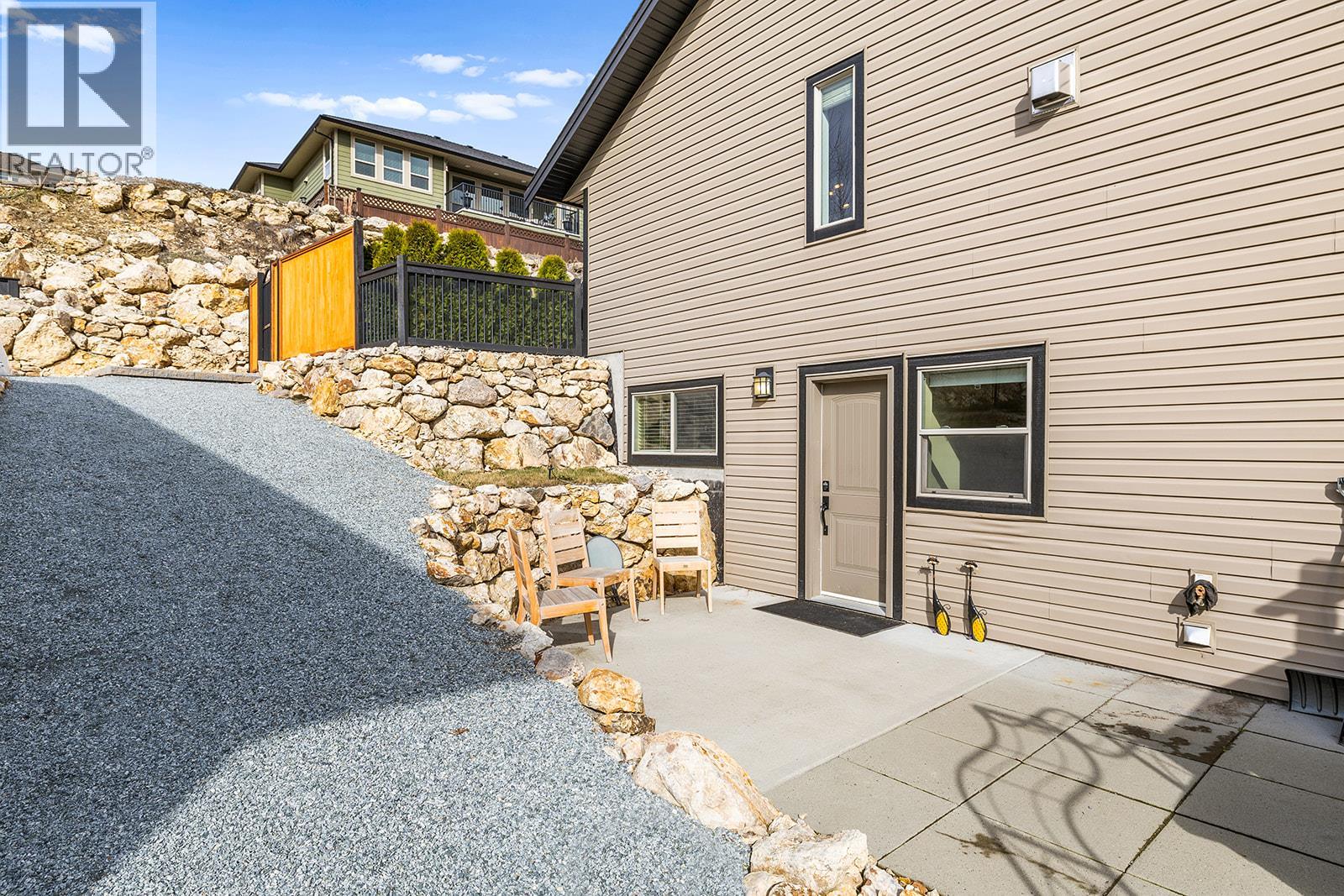 Photo 6 of 1326 Tanemura Crescent, Kelowna BC