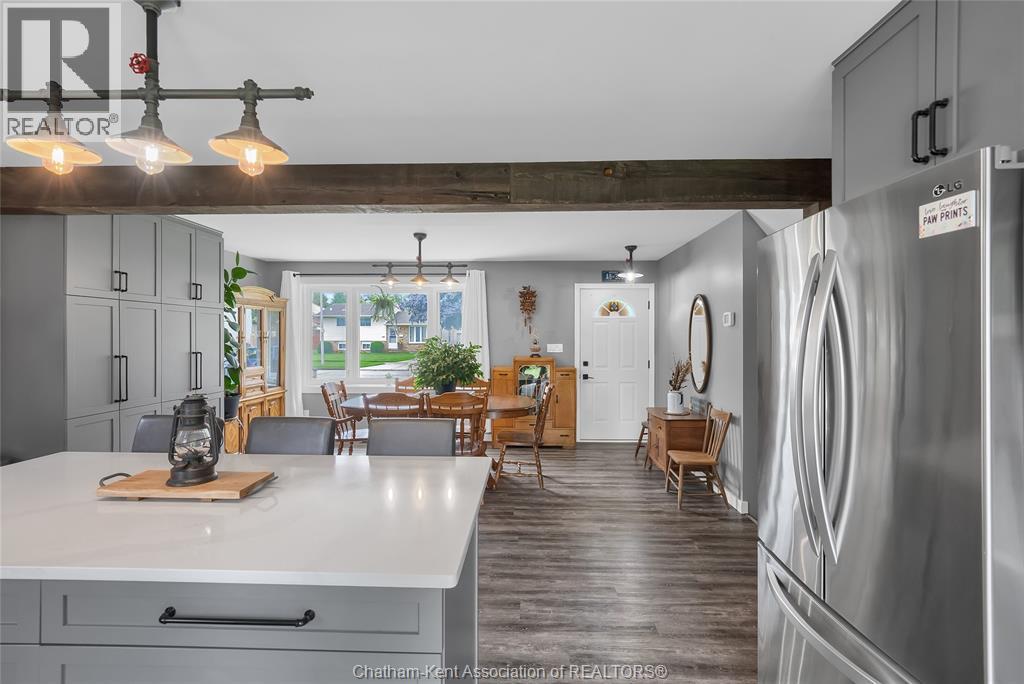 Photo 12 of 137 Primrose Lane, Chatham ON
