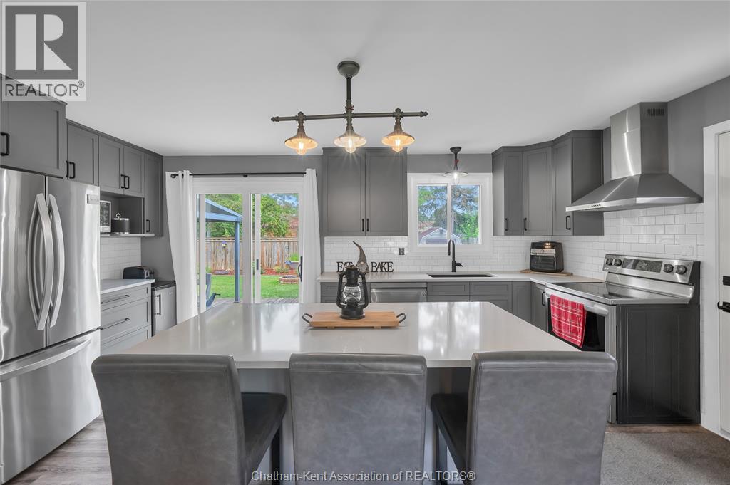 Photo 13 of 137 Primrose Lane, Chatham ON