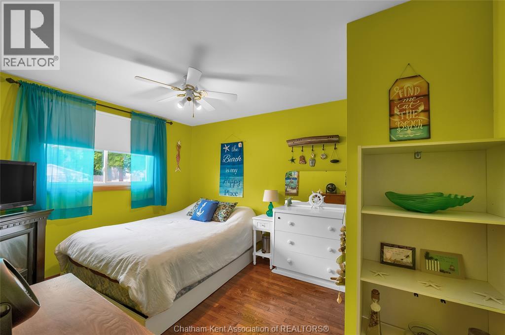 Photo 21 of 137 Primrose Lane, Chatham ON