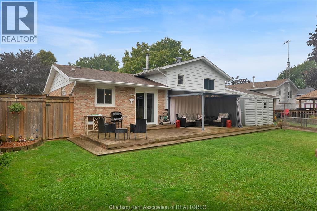 Photo 24 of 137 Primrose Lane, Chatham ON