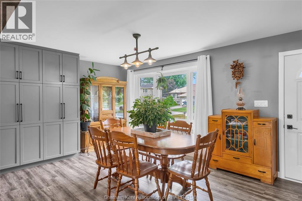 Photo 7 of 137 Primrose Lane, Chatham ON