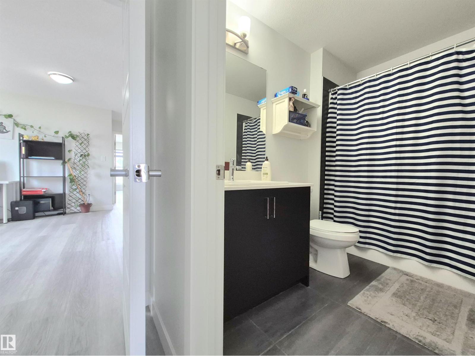 Photo 16 of 1727 Plum Cr Sw, Edmonton AB