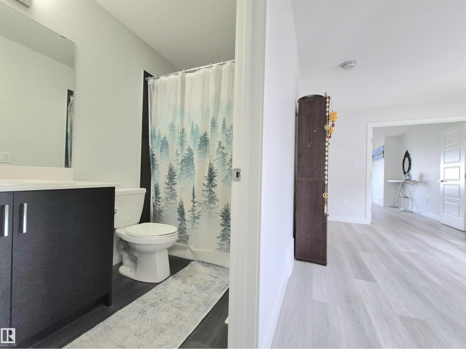 Photo 15 of 1727 Plum Cr Sw, Edmonton AB
