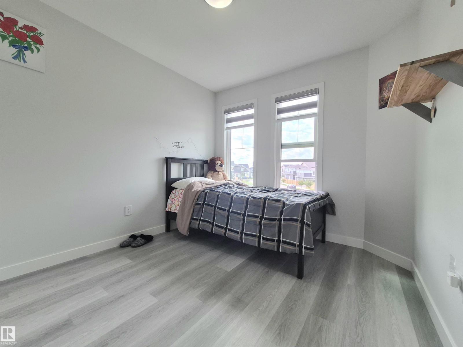 Photo 8 of 1727 Plum Cr Sw, Edmonton AB