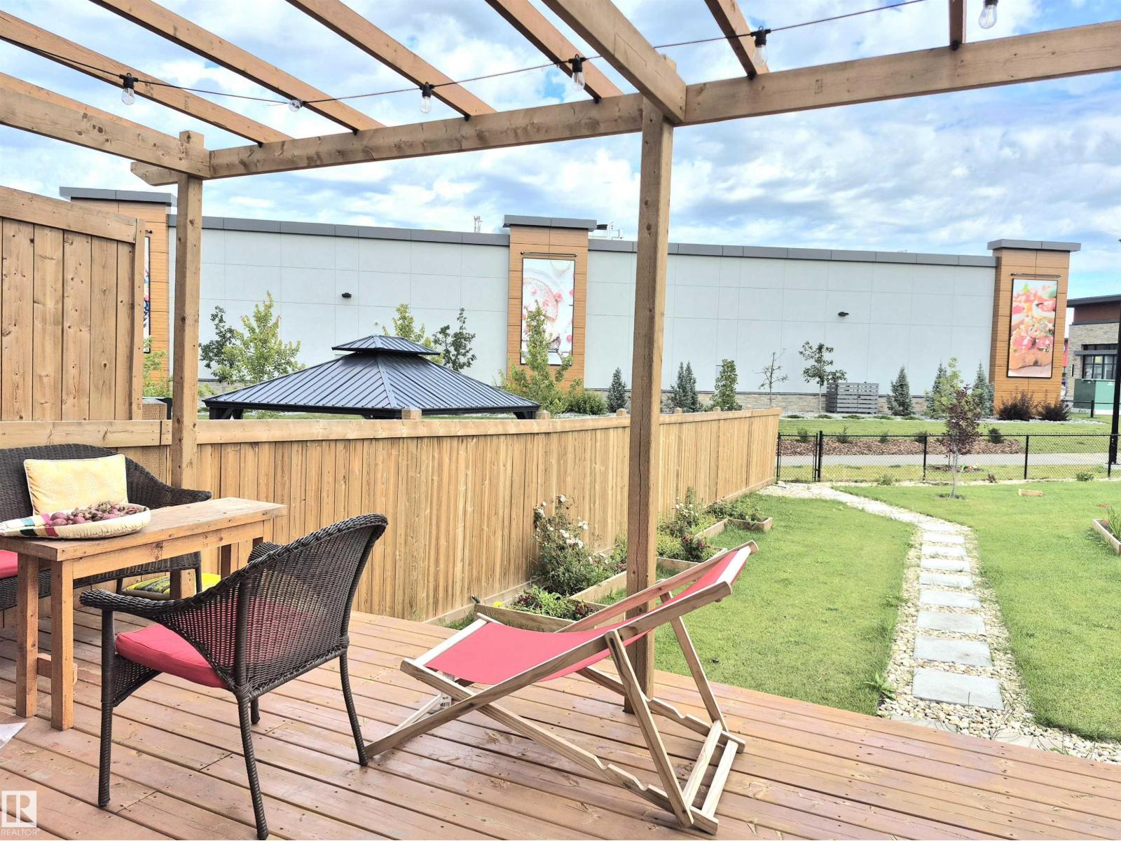 Photo 18 of 1727 Plum Cr Sw, Edmonton AB
