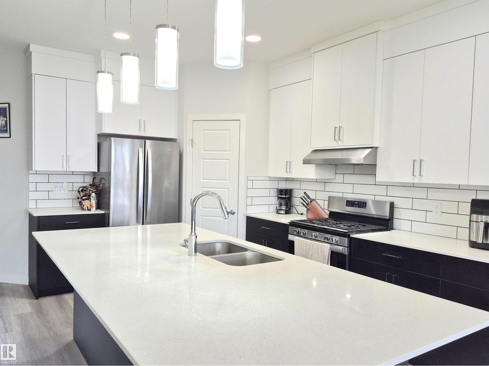 Photo 20 of 1727 Plum Cr Sw, Edmonton AB