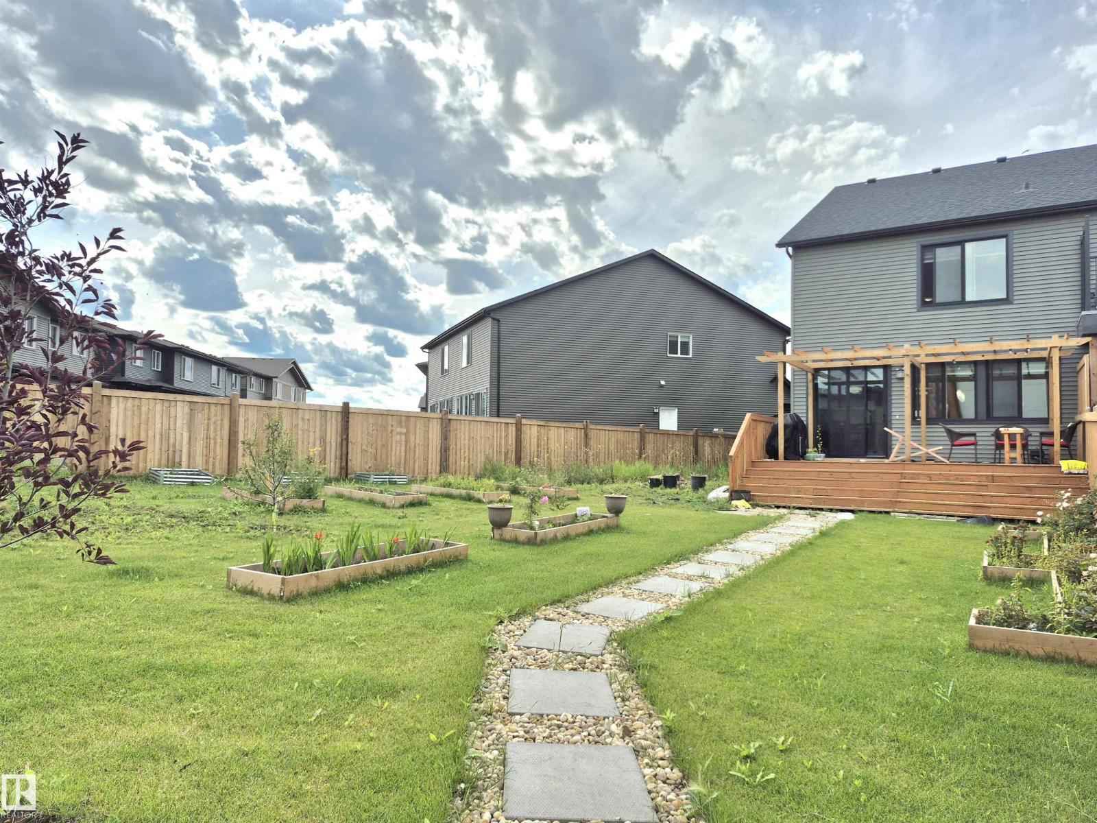 Photo 39 of 1727 Plum Cr Sw, Edmonton AB