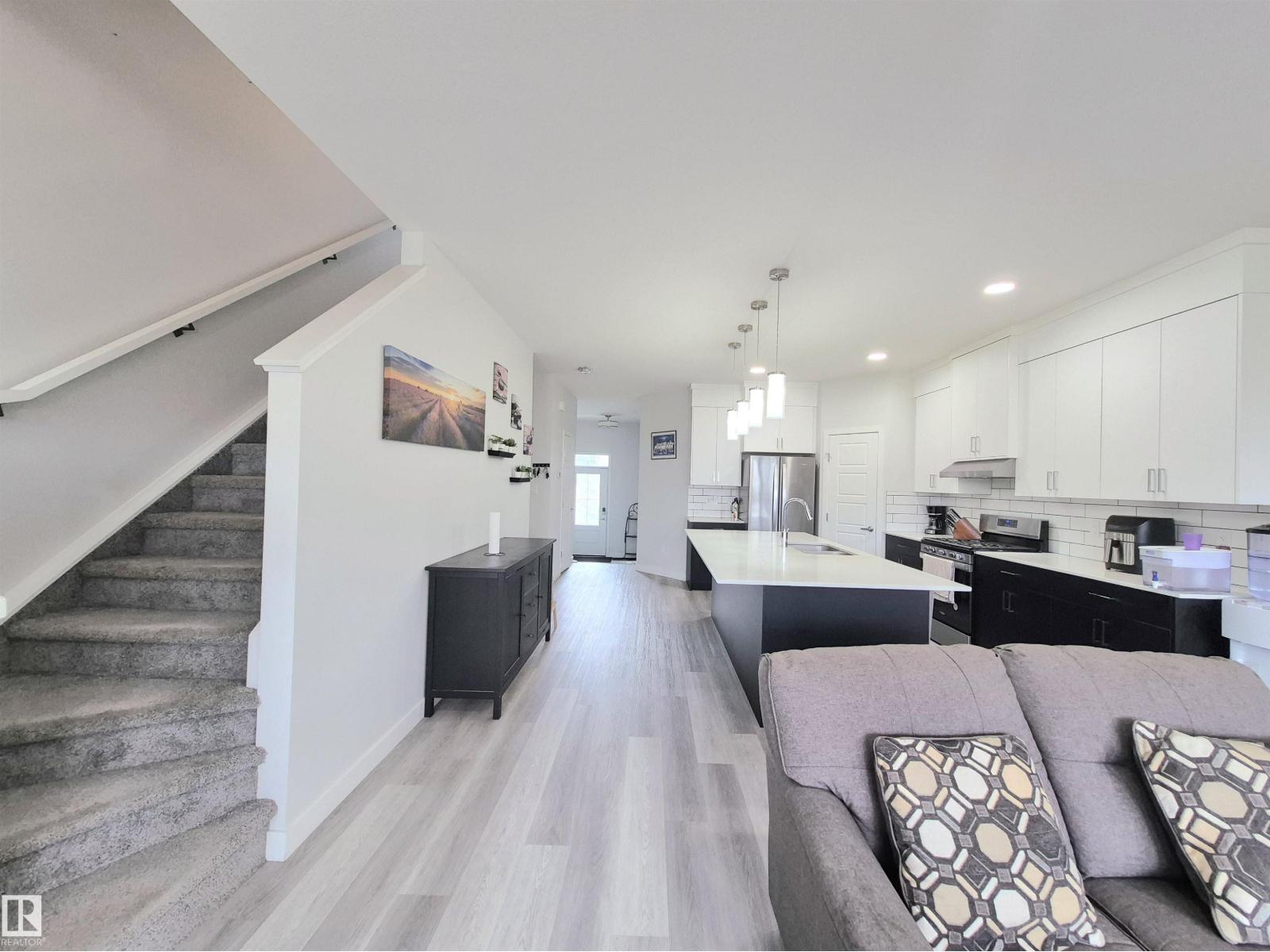 Photo 14 of 1727 Plum Cr Sw, Edmonton AB
