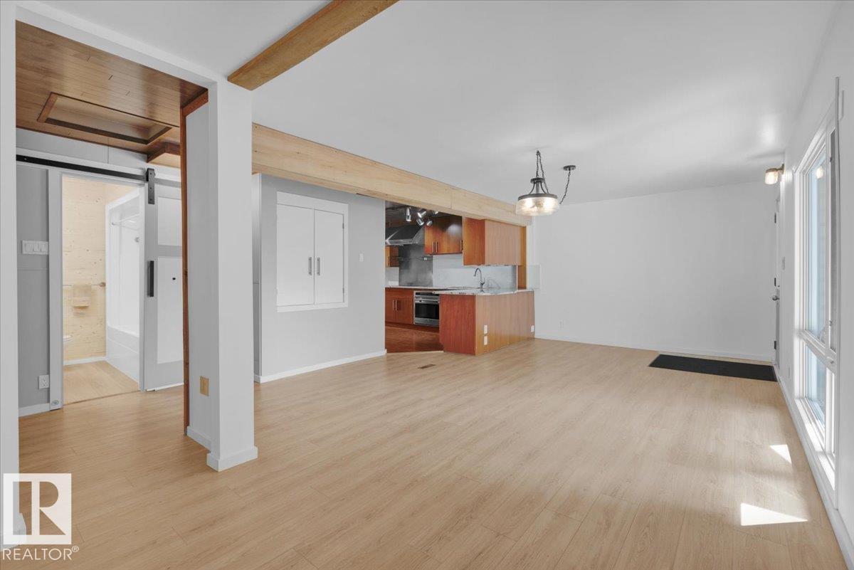 Photo 7 of 9324 75 Av Nw, Edmonton AB