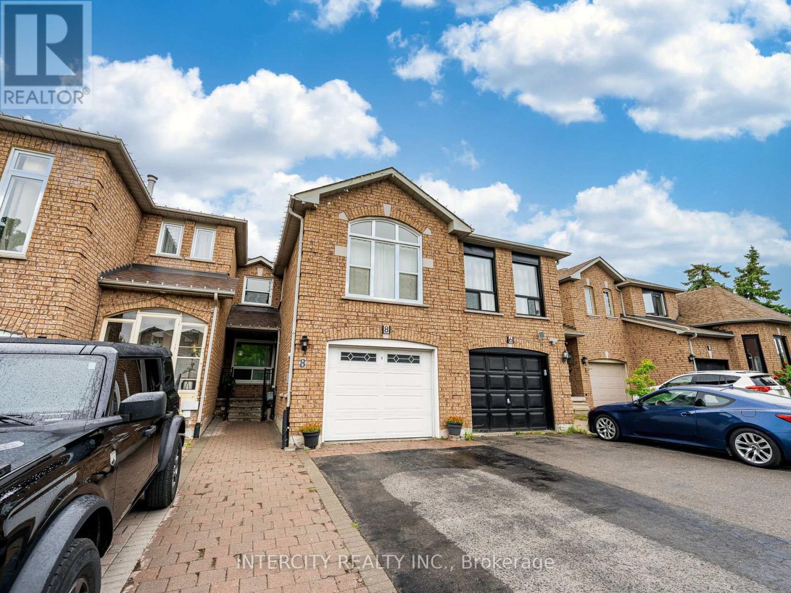 Photo 5 of 8 Wedgewood Place, Vaughan ON
