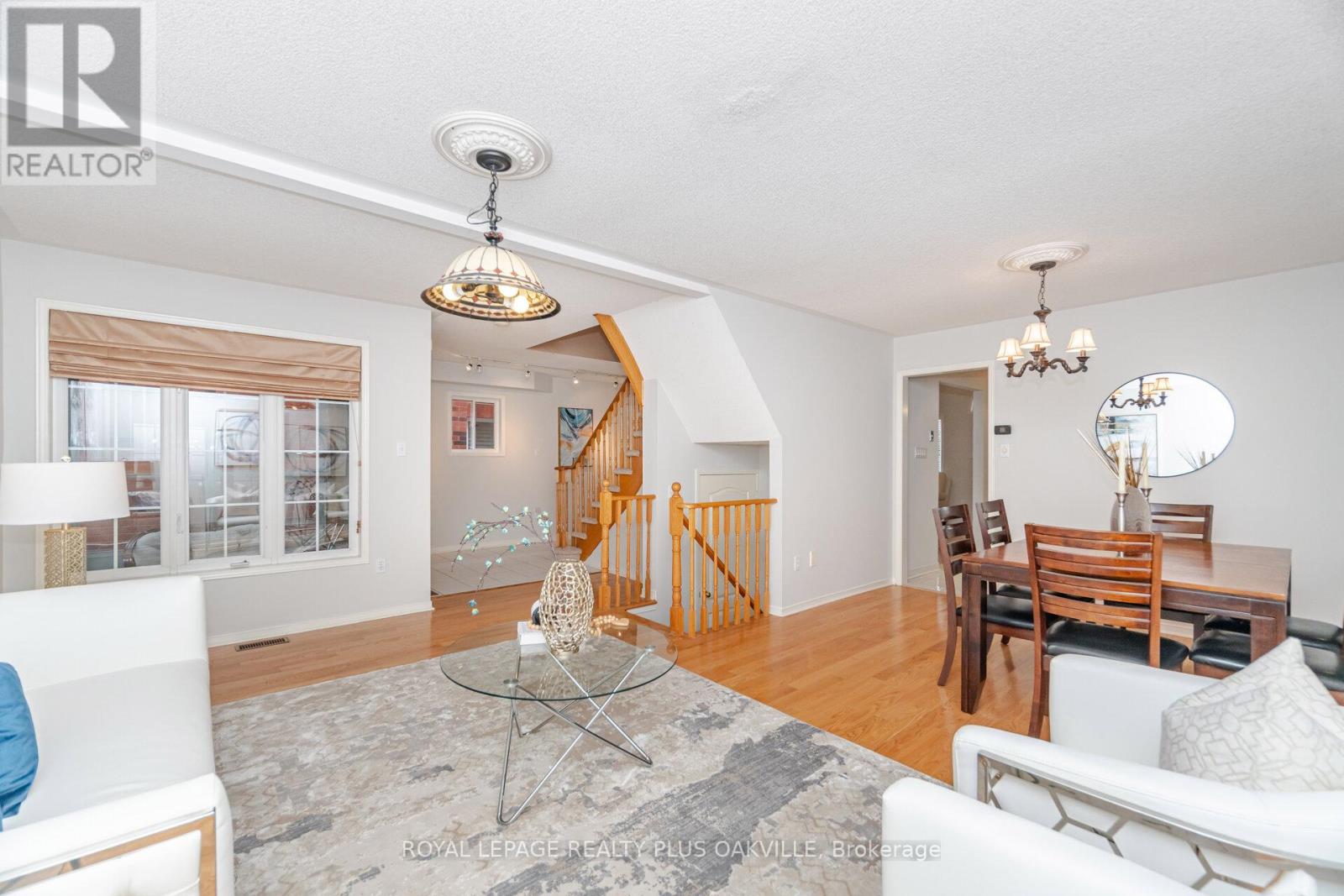 Photo 11 of 5974 Tweed Court, Mississauga ON