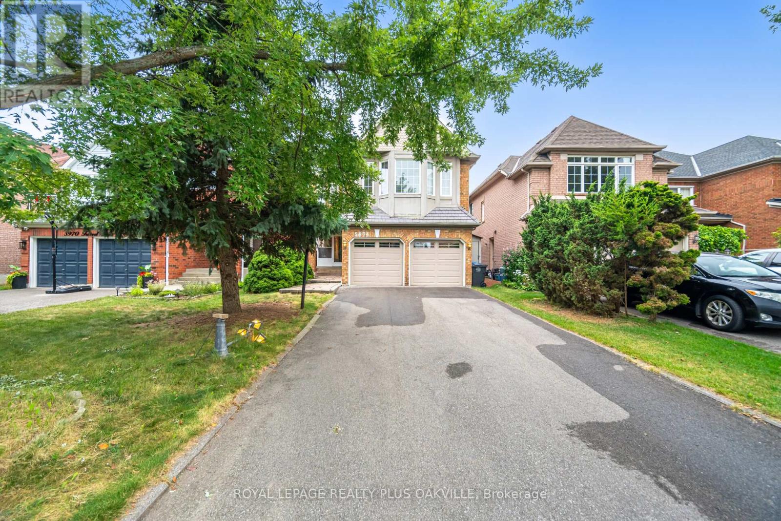 Photo 3 of 5974 Tweed Court, Mississauga ON