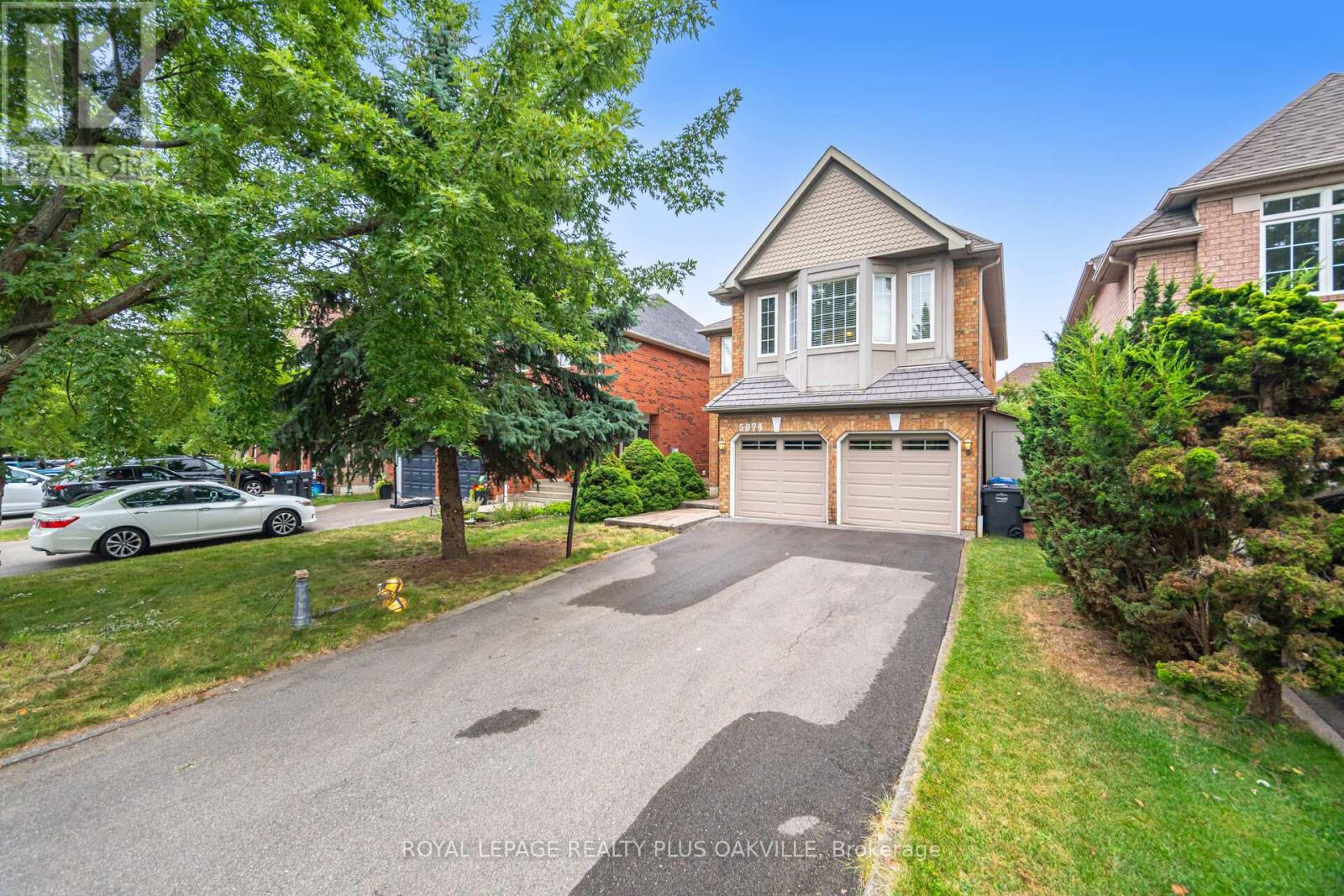 Photo 4 of 5974 Tweed Court, Mississauga ON
