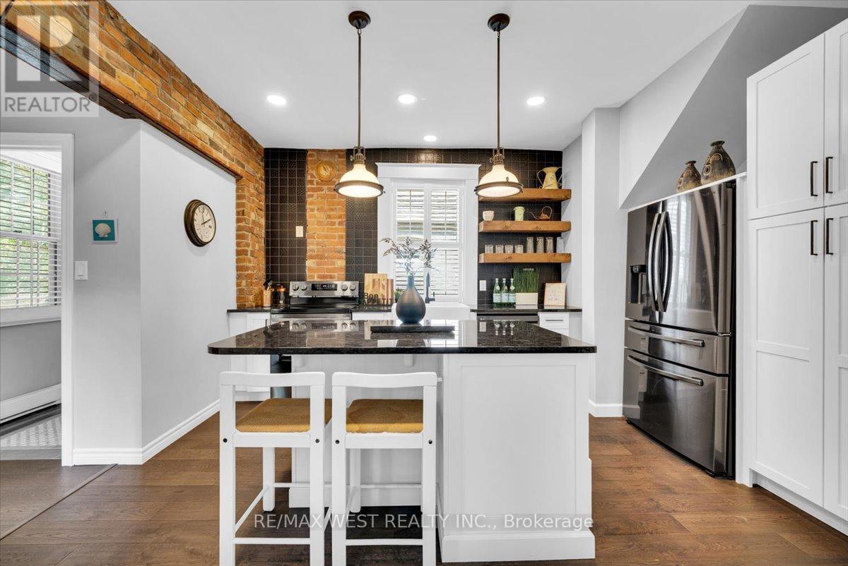 Photo 11 of 206 Howard Park Avenue, Toronto ON