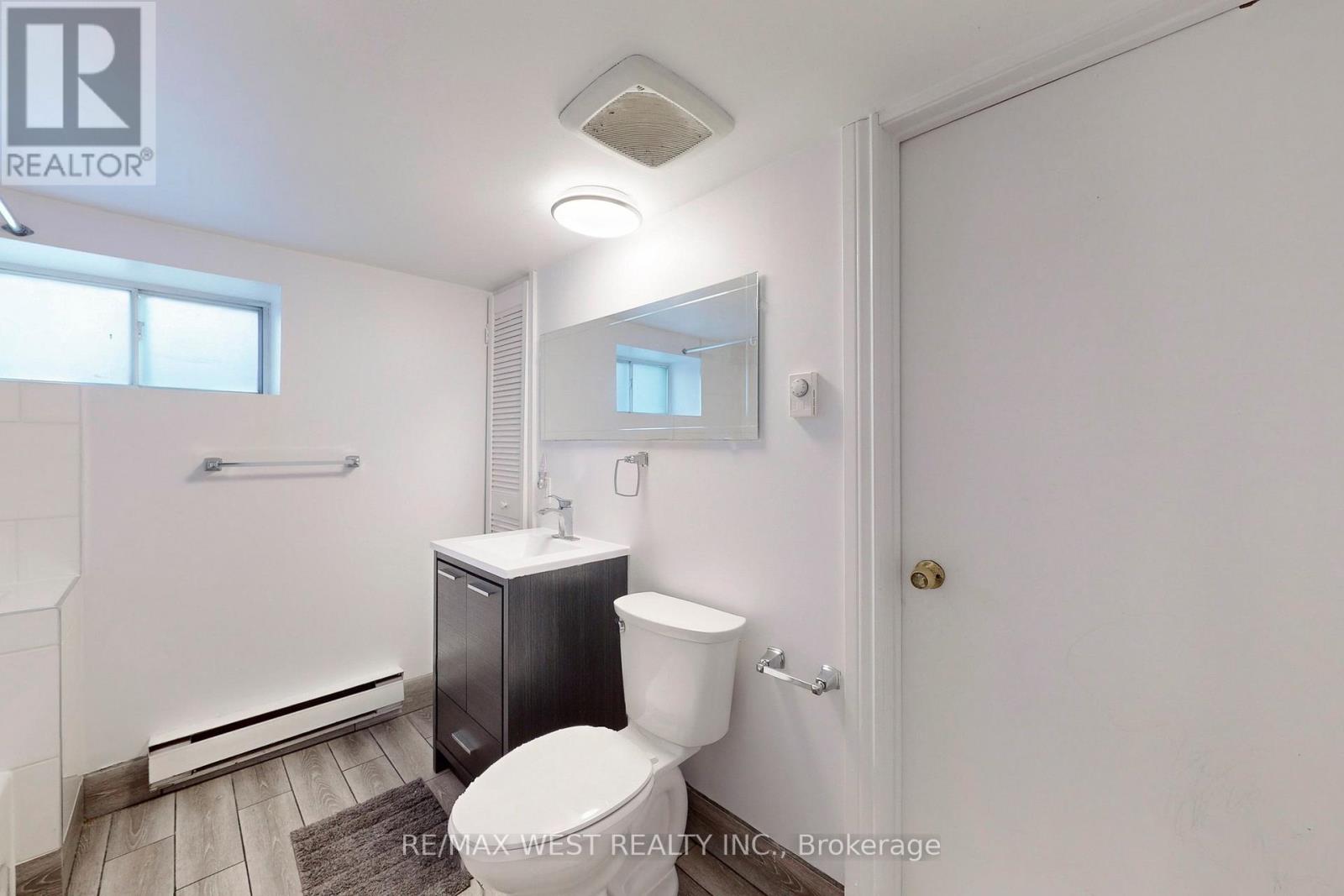 Photo 22 of 206 Howard Park Avenue, Toronto ON