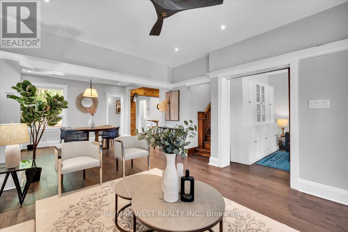 Photo 3 of 206 Howard Park Avenue, Toronto ON