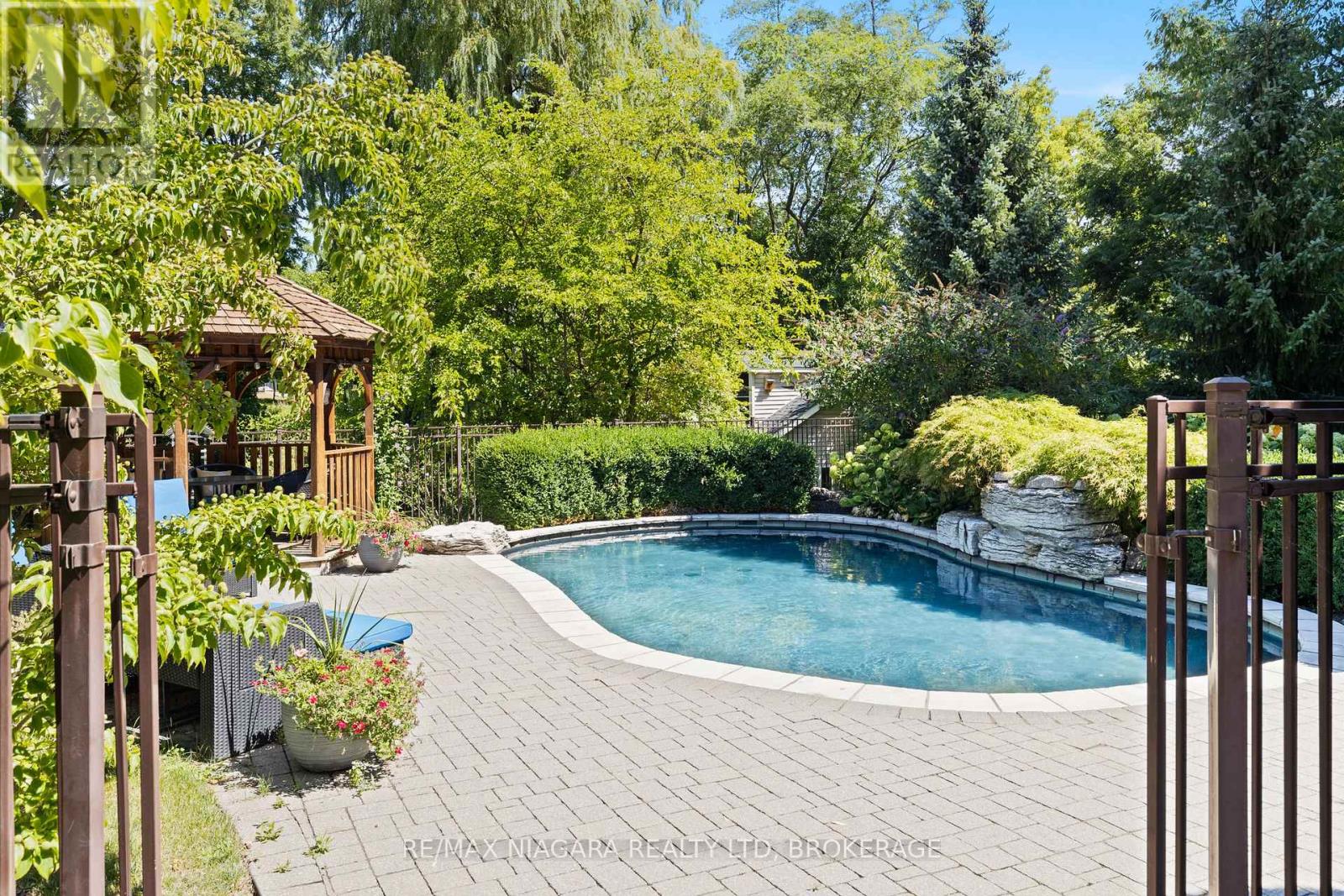 Photo 6 of 380 Nassau Street, Niagaraonthelake ON