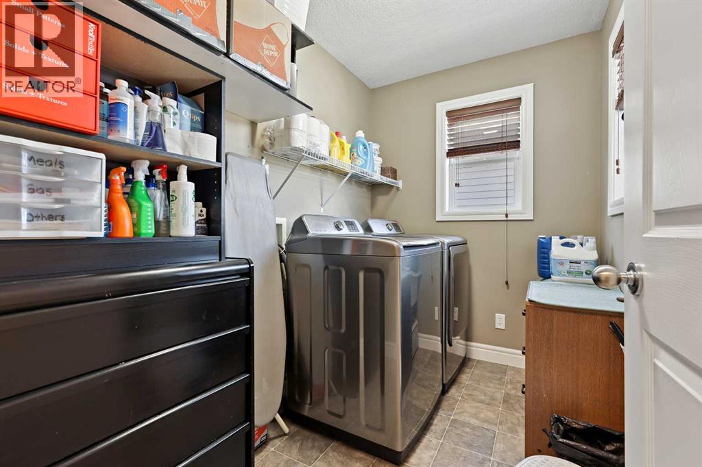 Single Family House for Sale in  Everglen Crescent SW Evergreen Calgary 