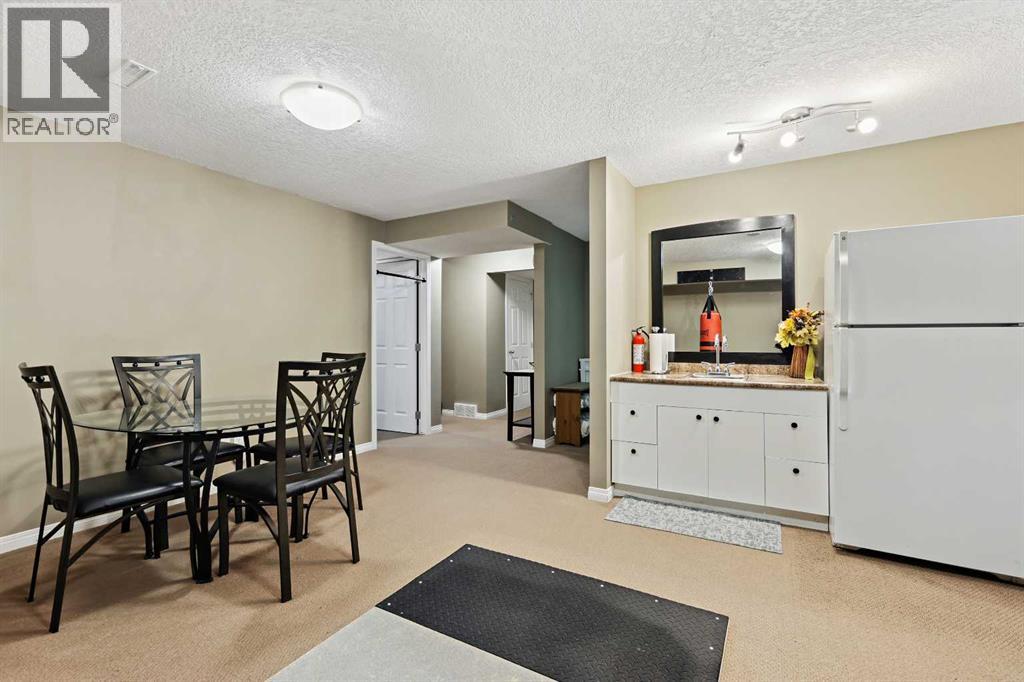 Single Family House for Sale in  Everglen Crescent SW Evergreen Calgary 