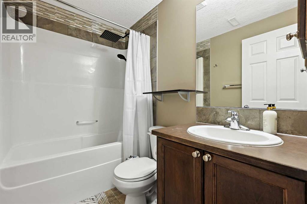 Single Family House for Sale in  Everglen Crescent SW Evergreen Calgary 